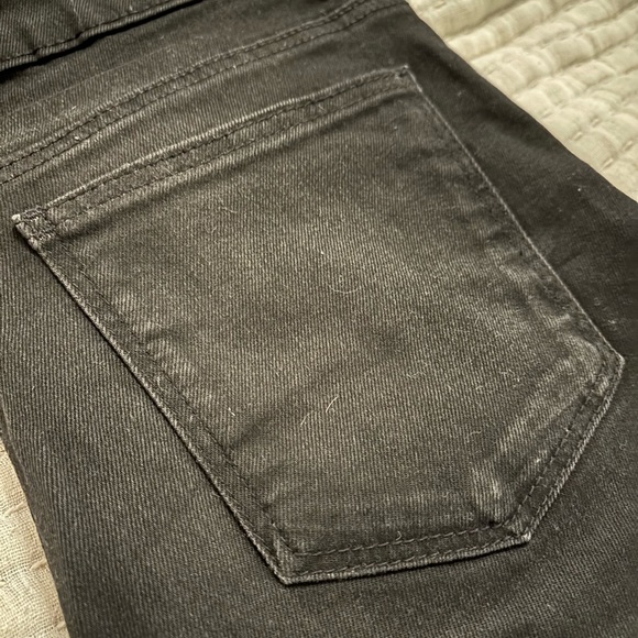 Moving - Picture 2 of 4